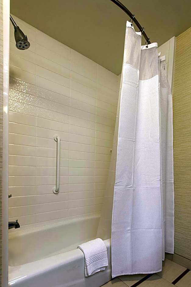Fairfield Inn & Suites by Marriott Meridian