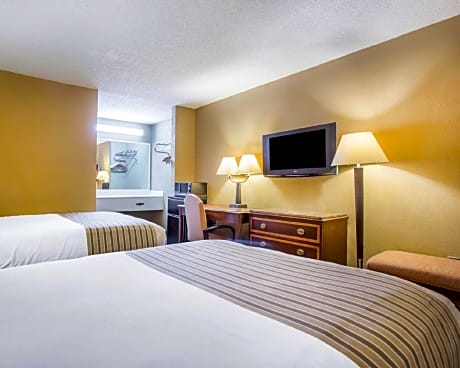 2 Double Beds, Smoking