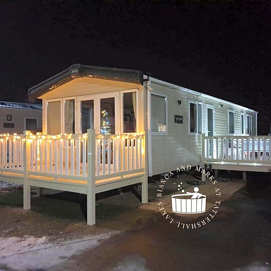 Bianca and marks 8 berth Caravan with Hot tub