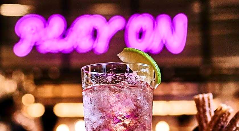 Moxy Tokyo Kinshicho