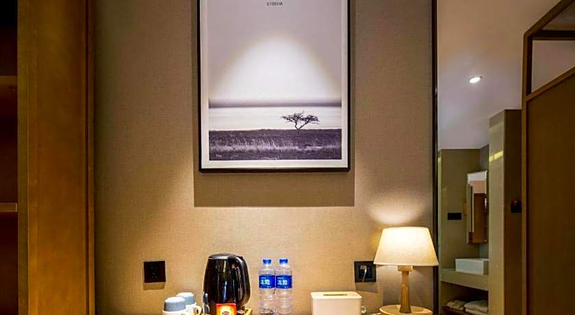 V8 Ziyuangang Hotel