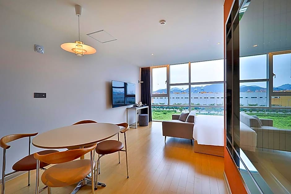 Browndot Signature Hotel
