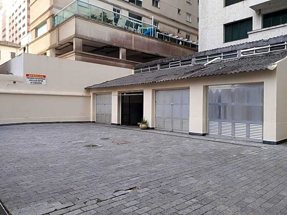 De frente para a Praia das Pitangueiras