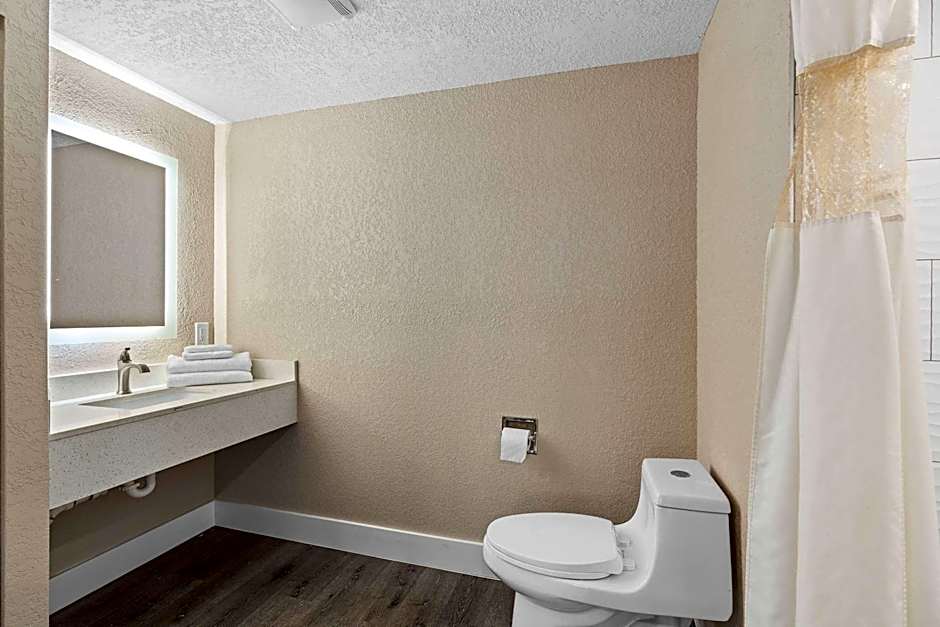 Super 8 by Wyndham Kissimmee-Orlando