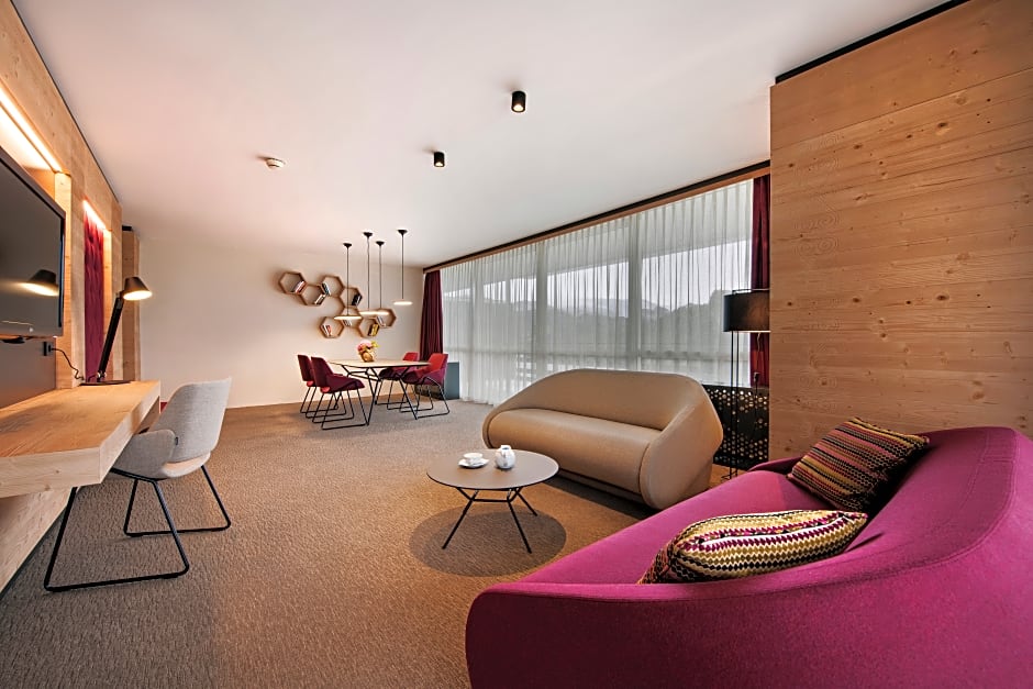 Photo 1 of 7 of Suite, Lake View