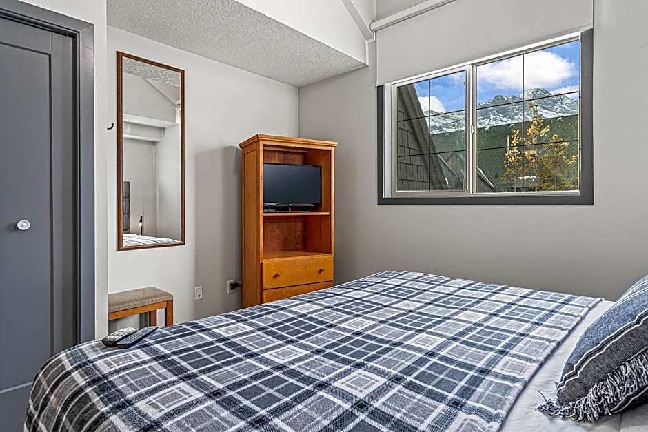 Mystic Chalet managed by Little Sister Getaways