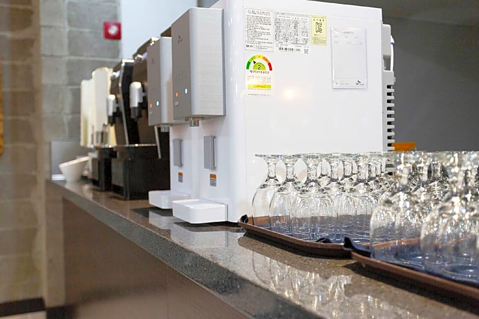 Grand Millions Hotel 