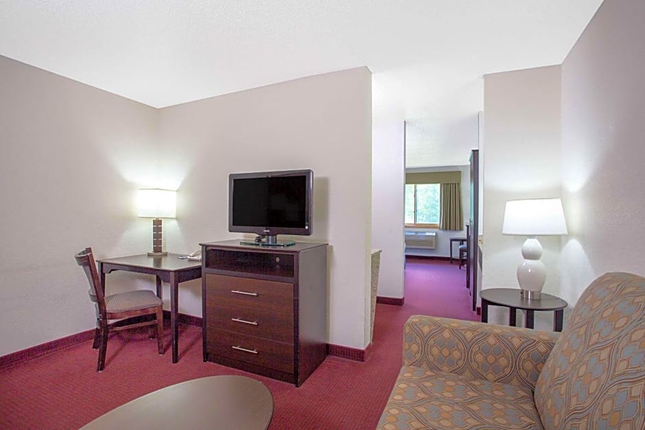 AmericInn by Wyndham Hayward