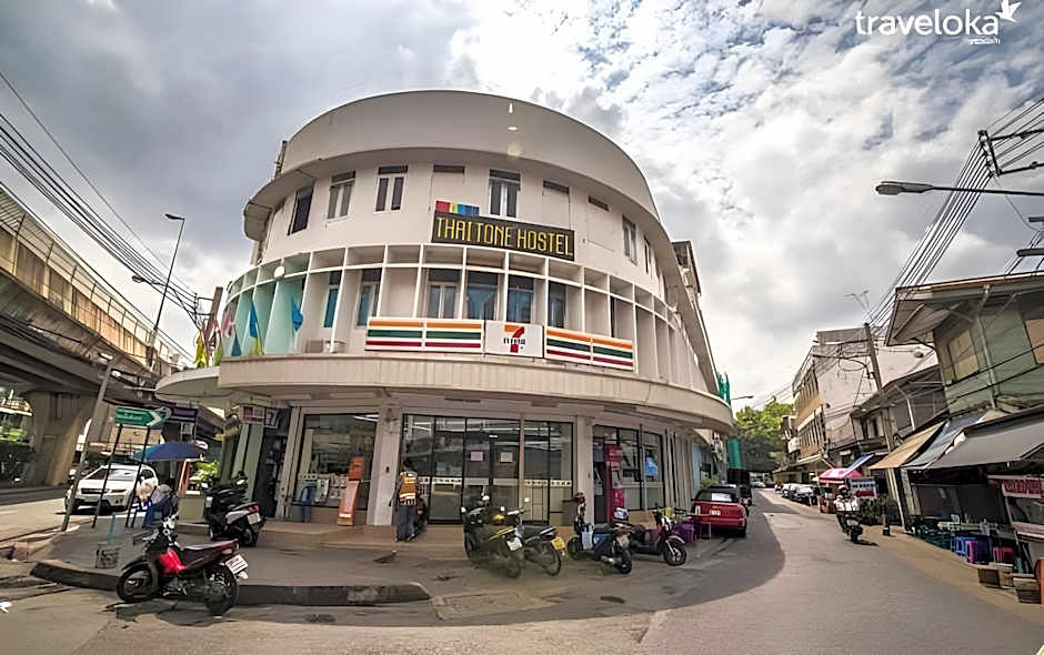 Zee Thai Hostel