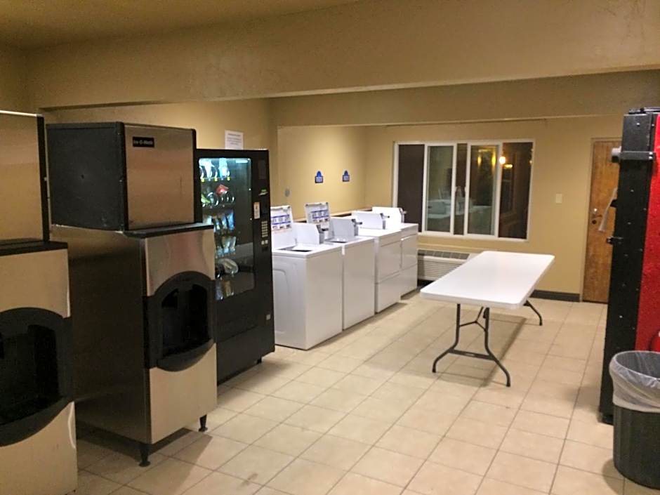 Travelodge by Wyndham Hawthorne