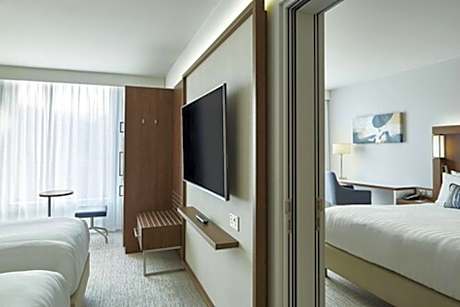 Standard Room, 1 King Bed