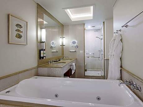 Deluxe King Room, Park View, 1 king bed with single spa