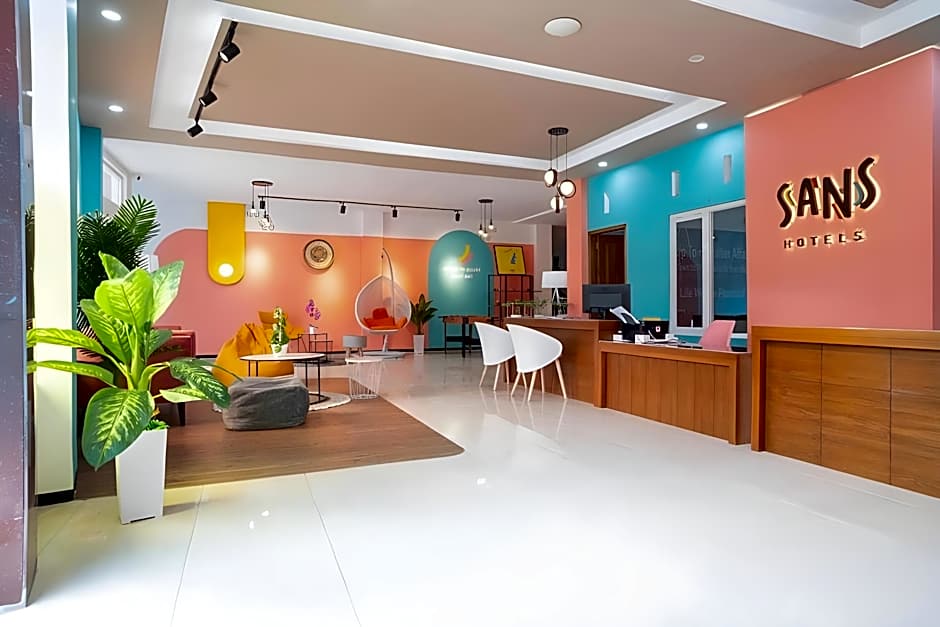 Sans Hotel Queen Batu