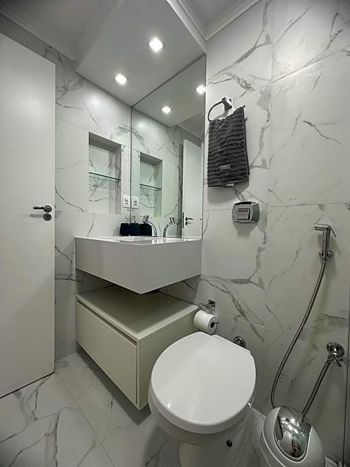 AM01- 3 Suítes | Pé na Areia | Centro | Garagem