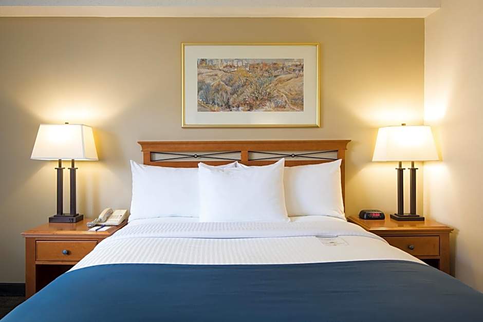 Park Town Hotel