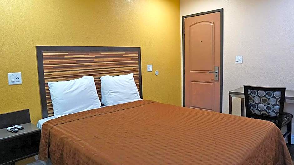 Holly Crest Hotel - Los Angeles, LAX Airport