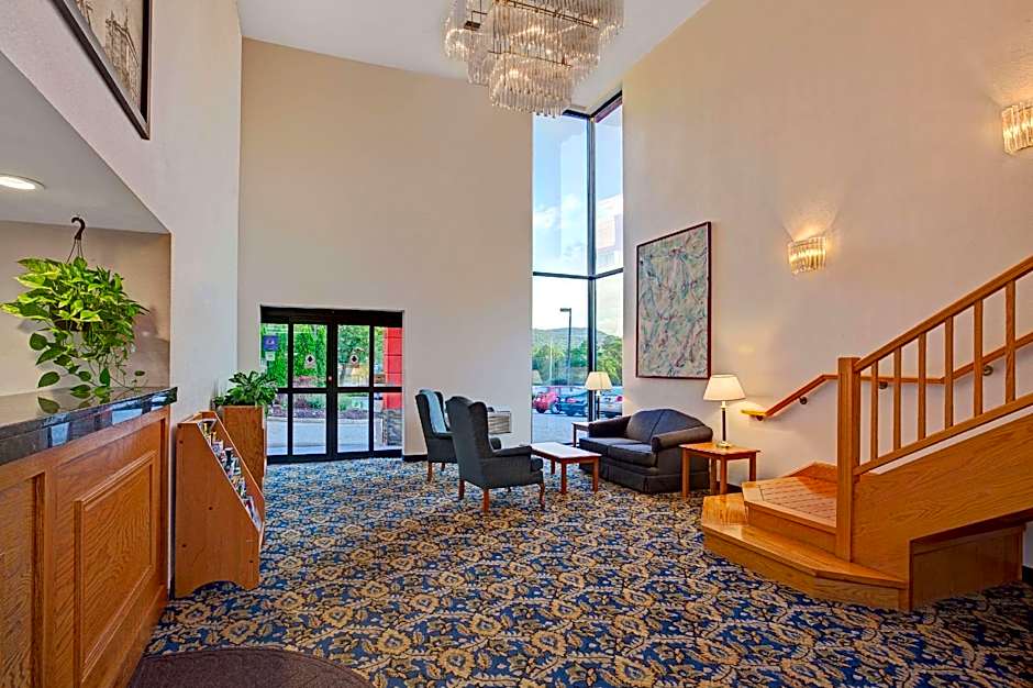 Super 8 by Wyndham Mahwah