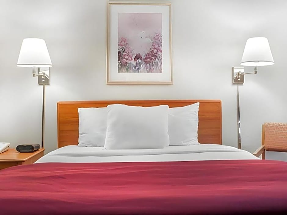 Econo Lodge Ithaca Airport 