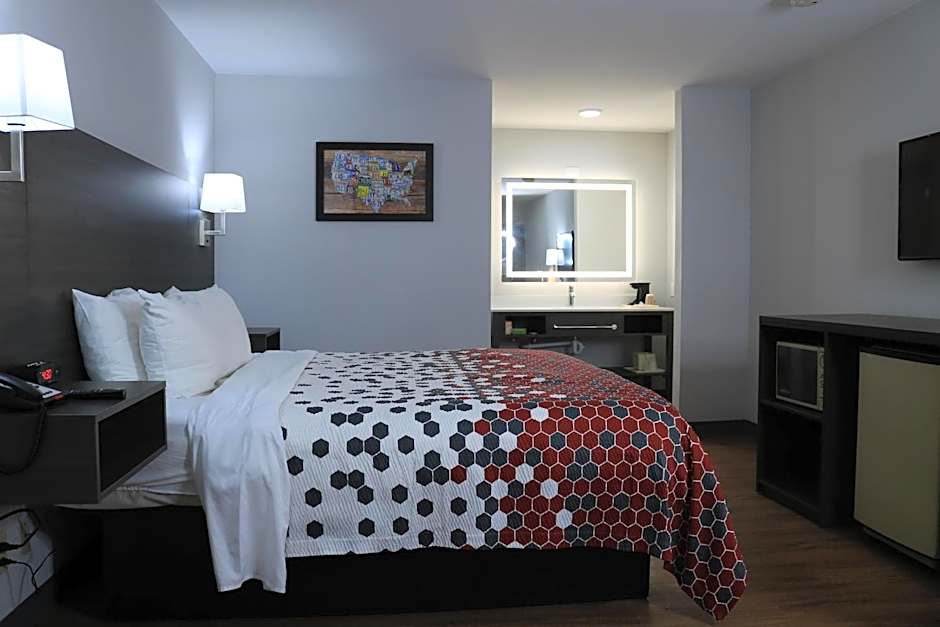 Econo Lodge Inn & Suites Southeast