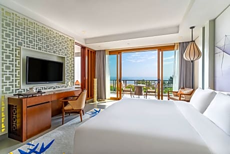 Grand King Room with Balcony and Sea View