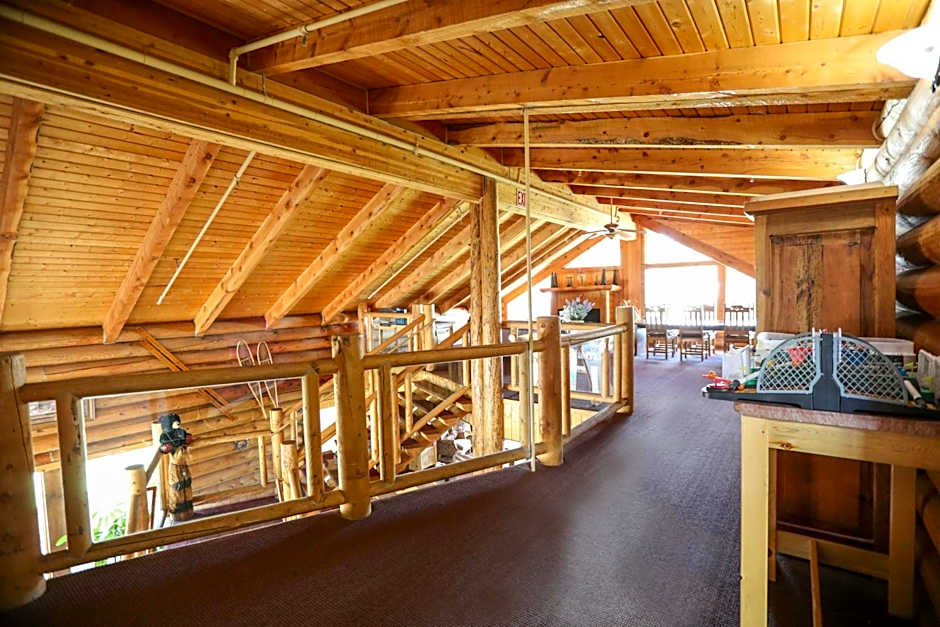The Boulder Creek Lodge