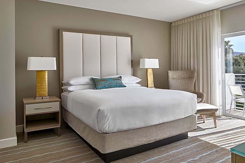 Photo 1 of 7 of 1 King Bed, Balcony