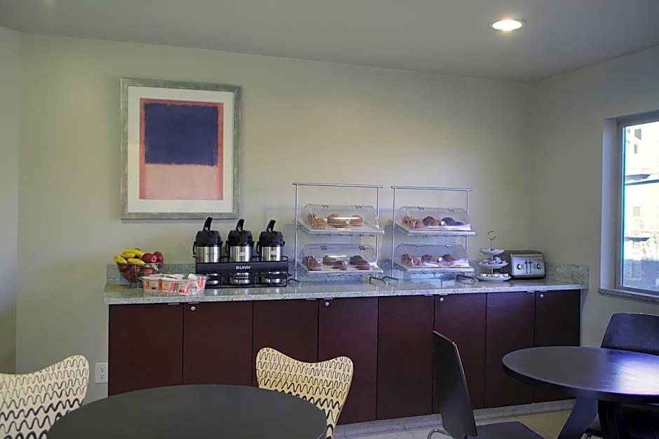 Aladdin Inn and Suites