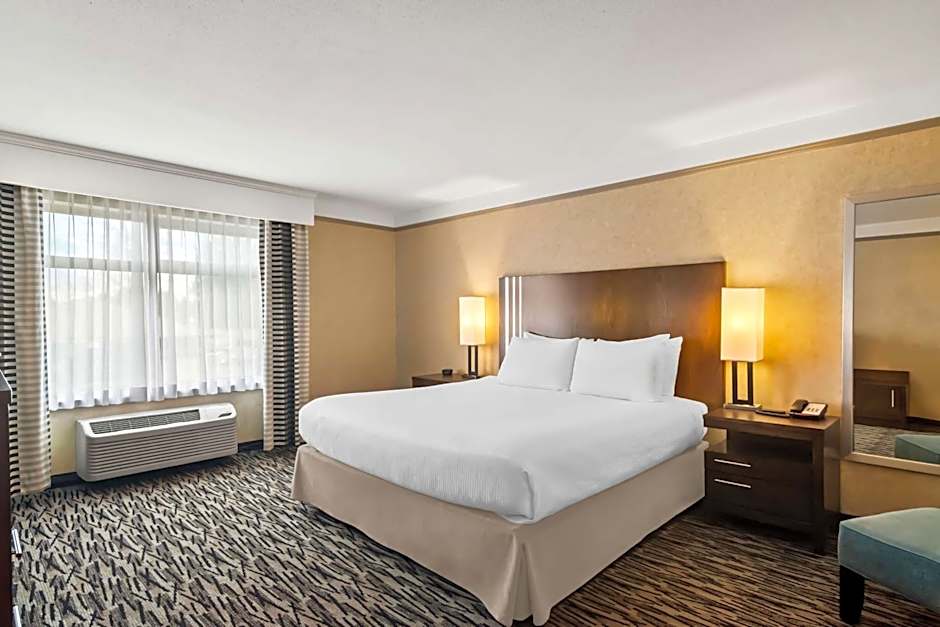 Best Western Plus Pitt Meadows Inn & Suites