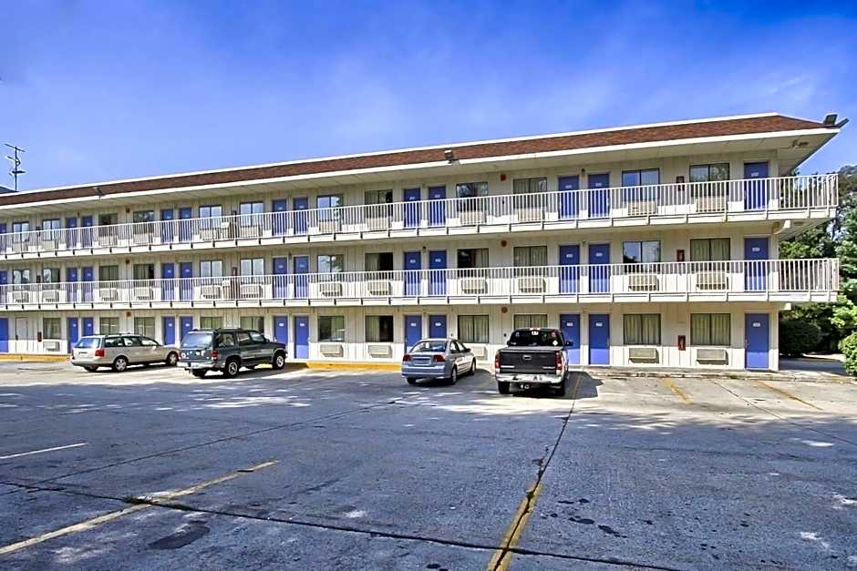 Motel 6-New Cumberland, PA - Harrisburg - Hershey South