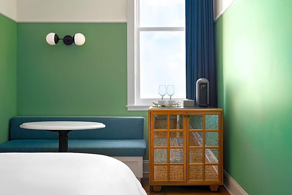 Photo 1 of 2 of Premium 1 King Bed