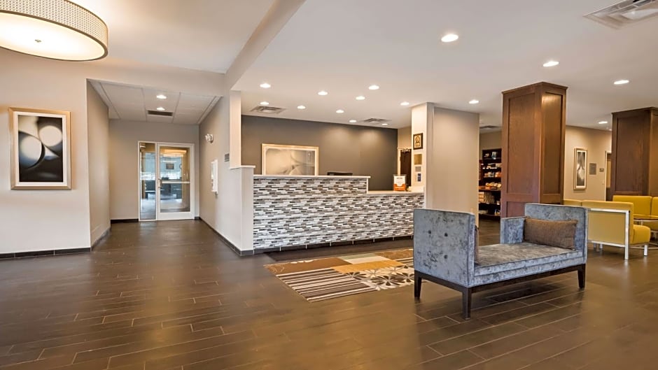Best Western Plus Boardman Inn & Suites