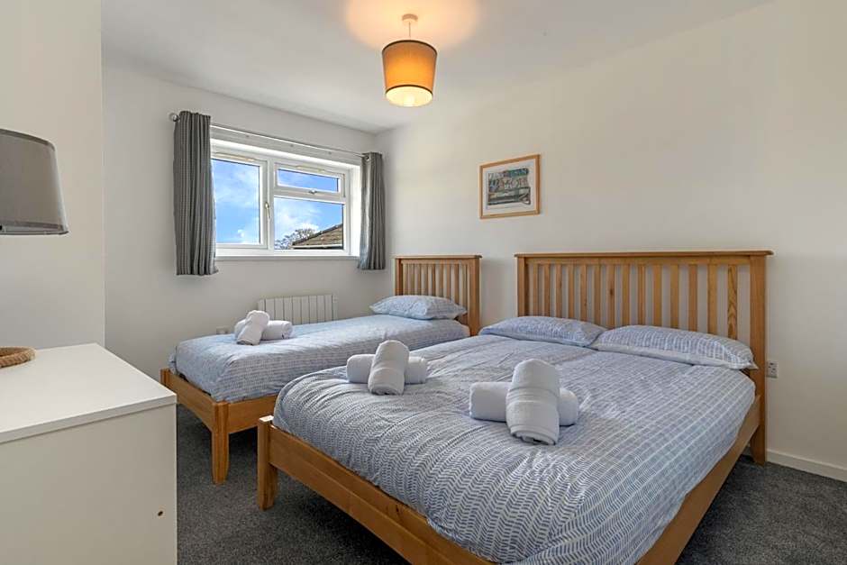 Coedrath Park 20 - Modern Apartment, Close to the Beach