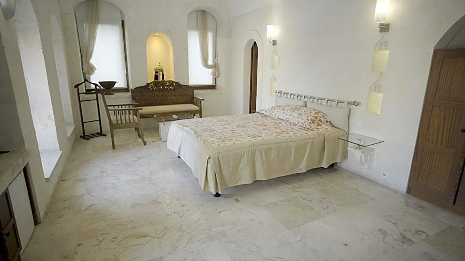 Kasr-i Nehroz Hotel