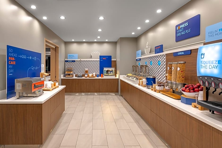 Holiday Inn Express & Suites - Hawaiian Gardens By IHG