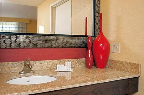 Room, 2 Queen Beds (Mobility Accessible, Tub) (2 Queen Beds)