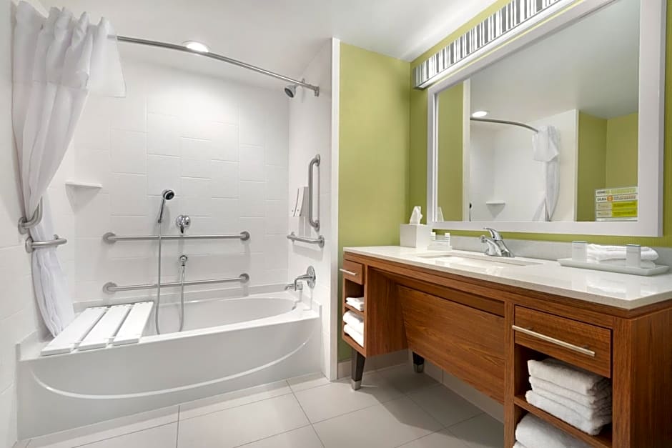 Home2 Suites by Hilton Milwaukee Airport