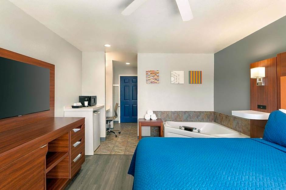 Travelodge by Wyndham Depoe Bay