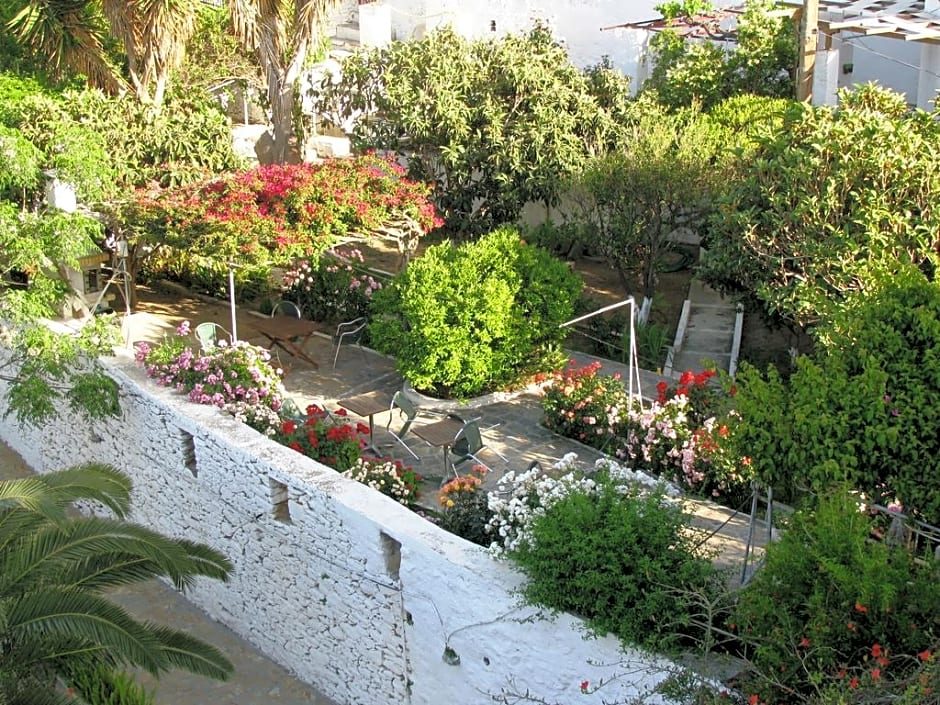 Anna Rooms & Studios