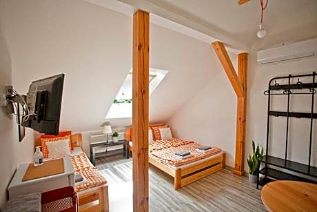 Hostel 33