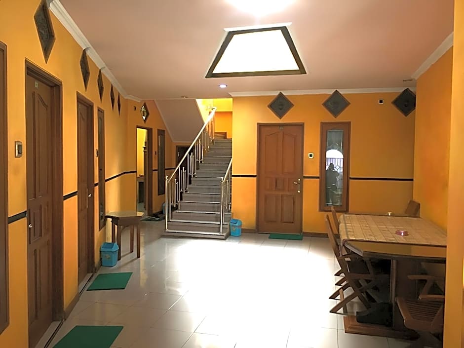 Hotel Alami near Alun-Alun Klaten