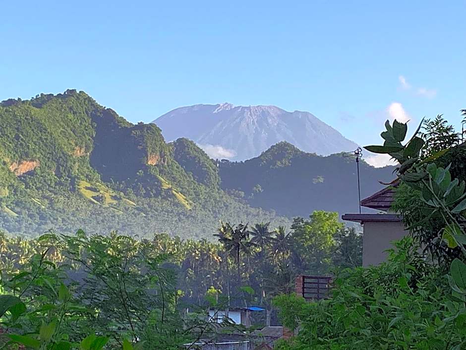 Ocean Suite By A&J - Exceptional Beachfront Apartment - Candidasa