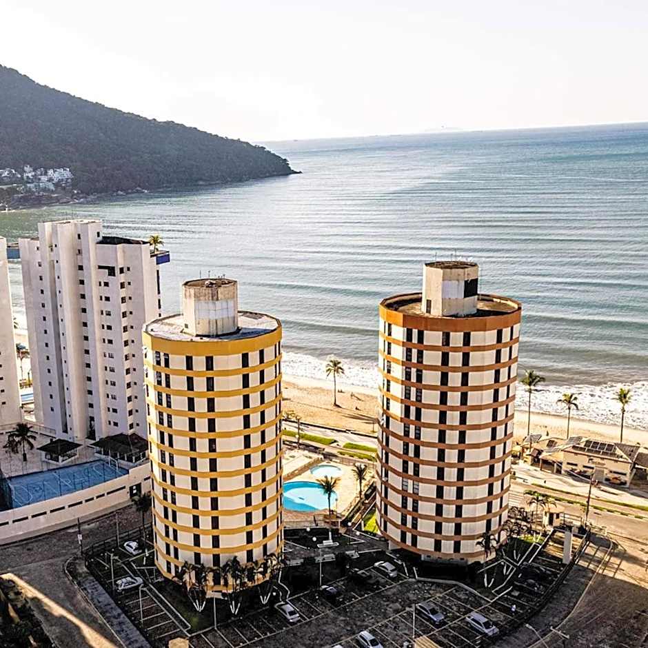 Maravilhoso apto à beira-mar