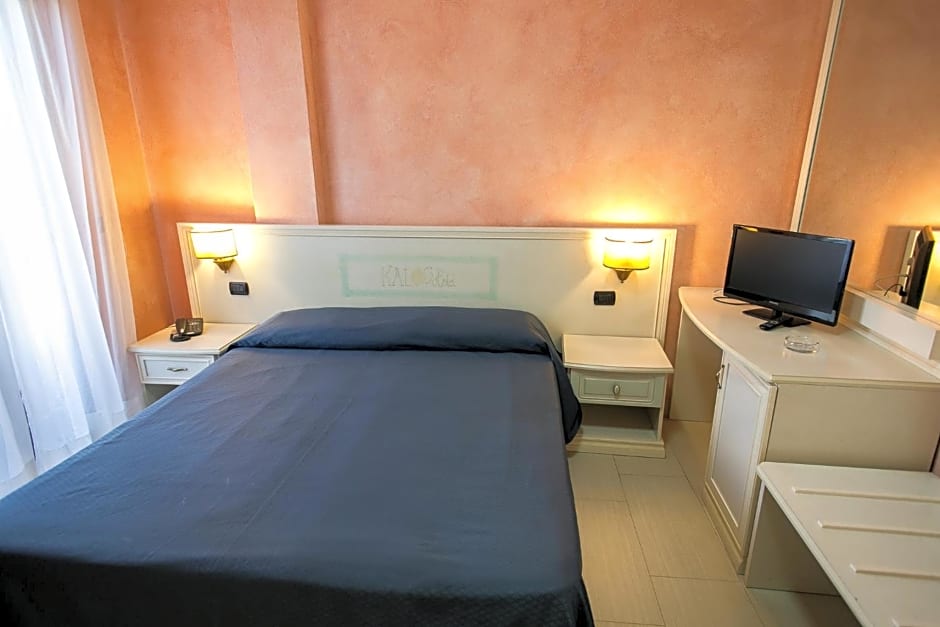 Kalos Hotel