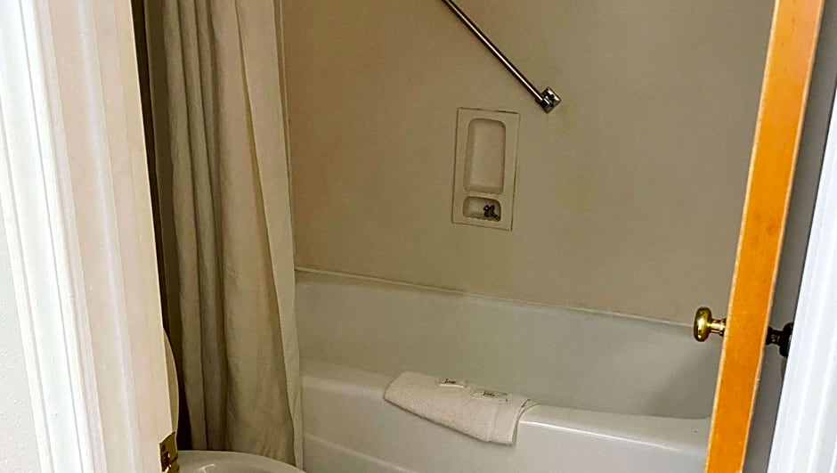 Magnuson Hotel Marietta