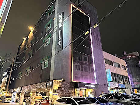 XYM Hotel