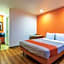 Motel 6-Bakersfield, CA - Airport