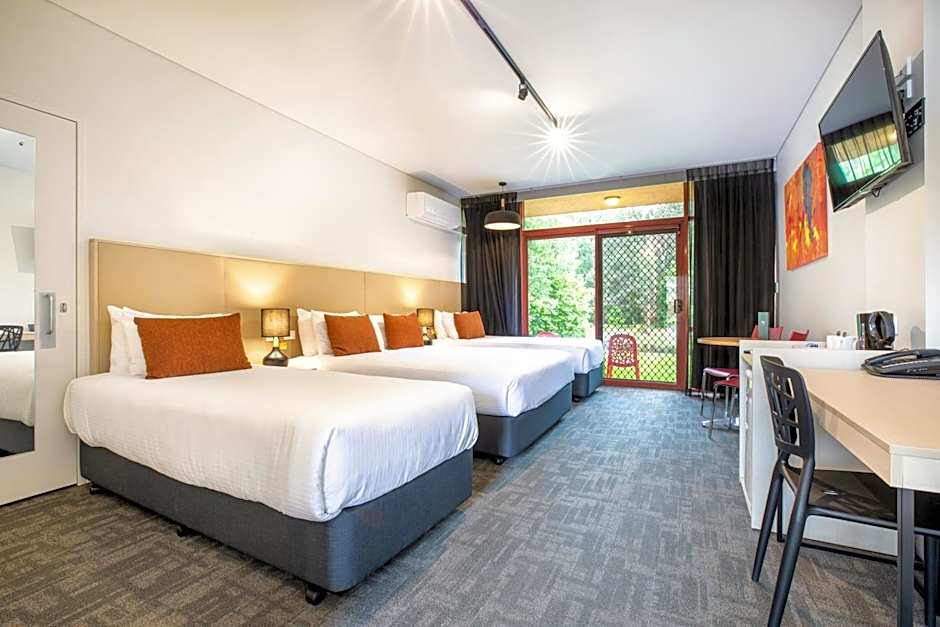 Nightcap at York on Lilydale