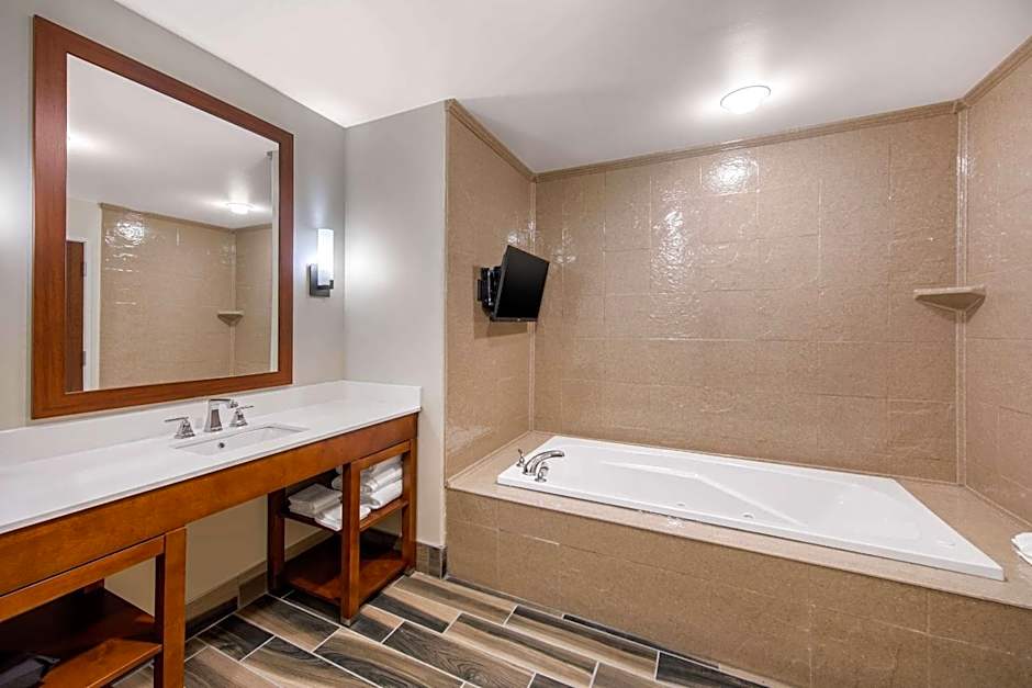 Comfort Suites
