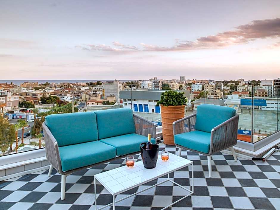 LIV URBAN Suites