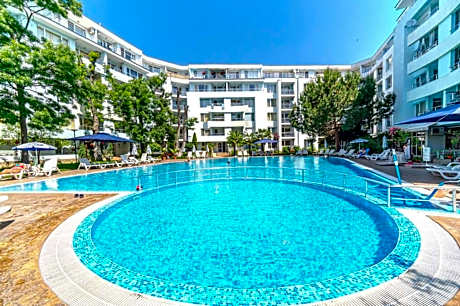 Yassen Holiday Village